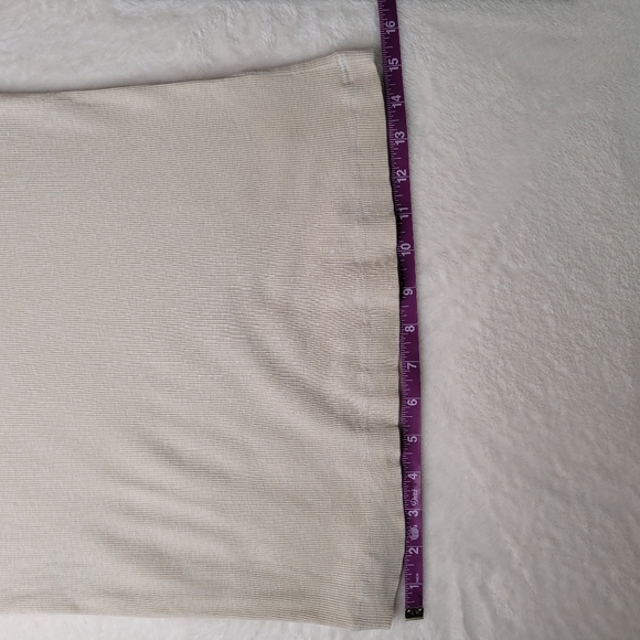 NWOT Velvet by Graham & Spencer Beige Ribbed Tank Top Size Small - Picture 11 of 12